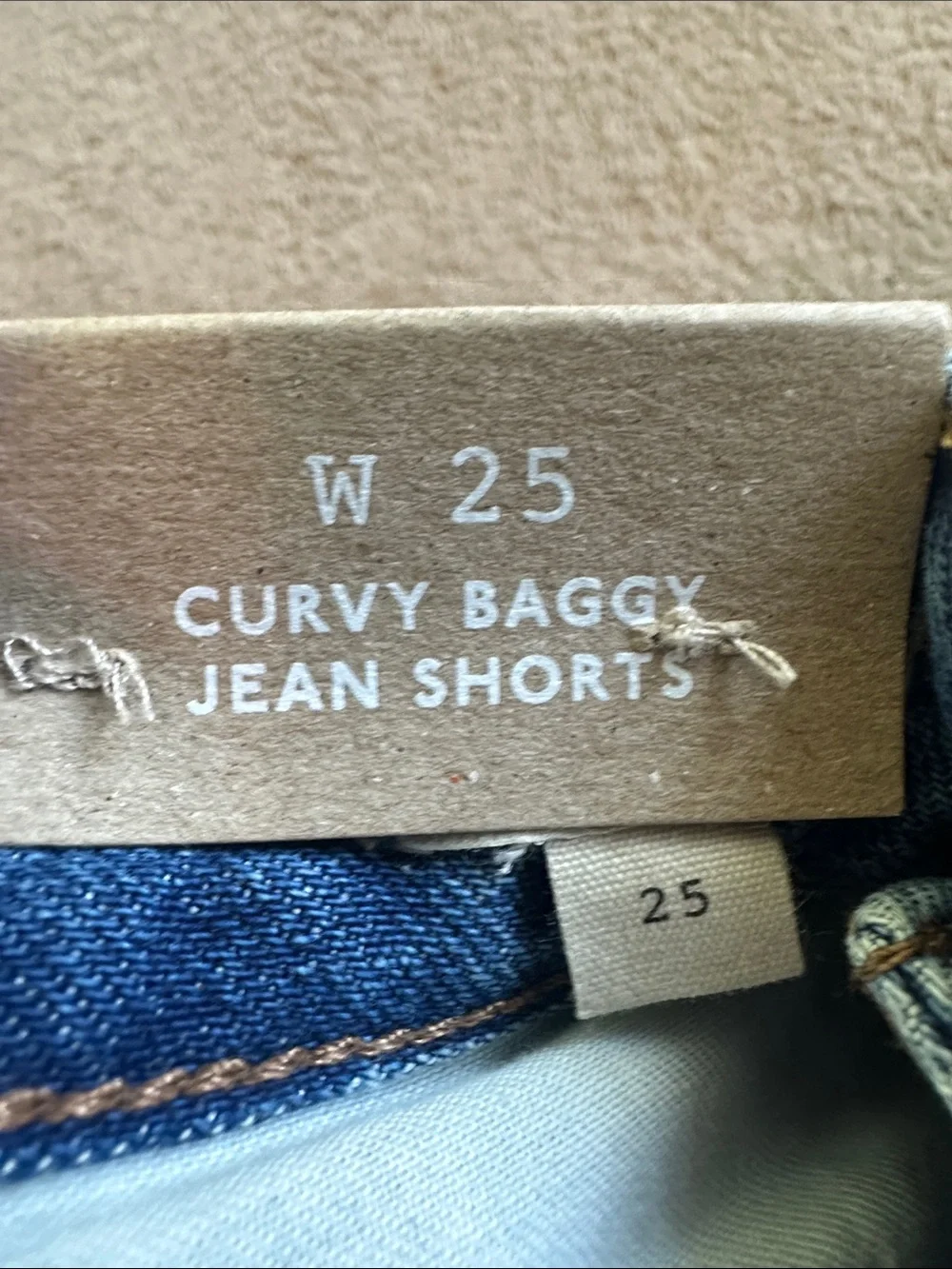 Madewell Curvy Baggy Jean Shorts in Crestford Wash